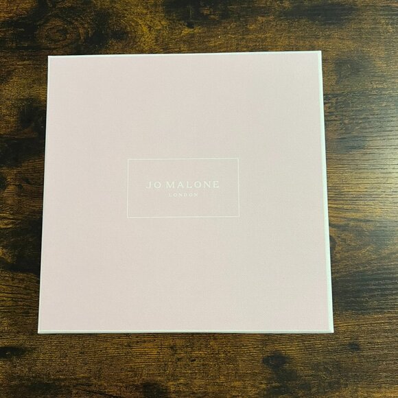 Jo Malone Pink Cherry Blossom Sakura Limited Edition Gift Box - Picture 2 of 6